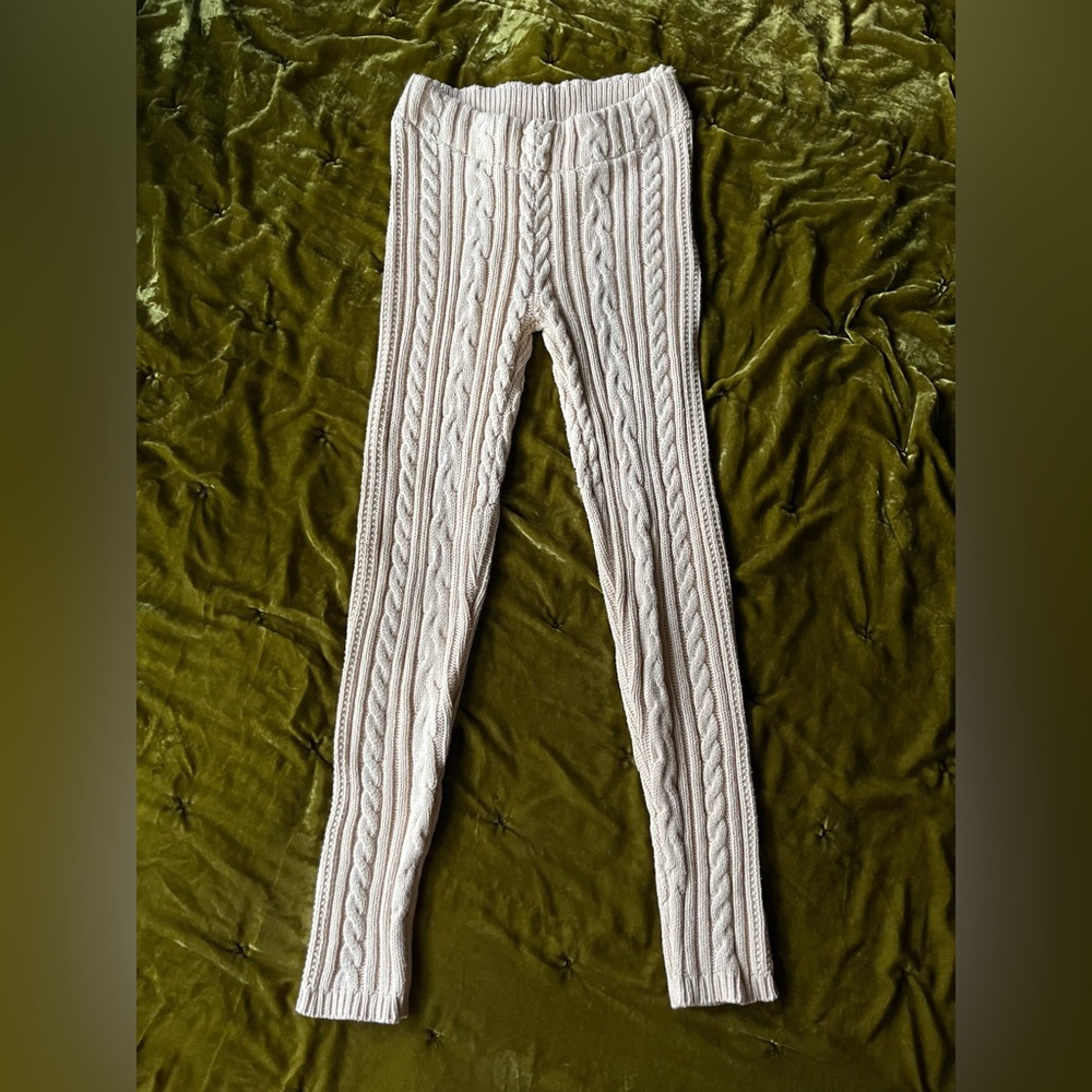 Think cable knit leggings